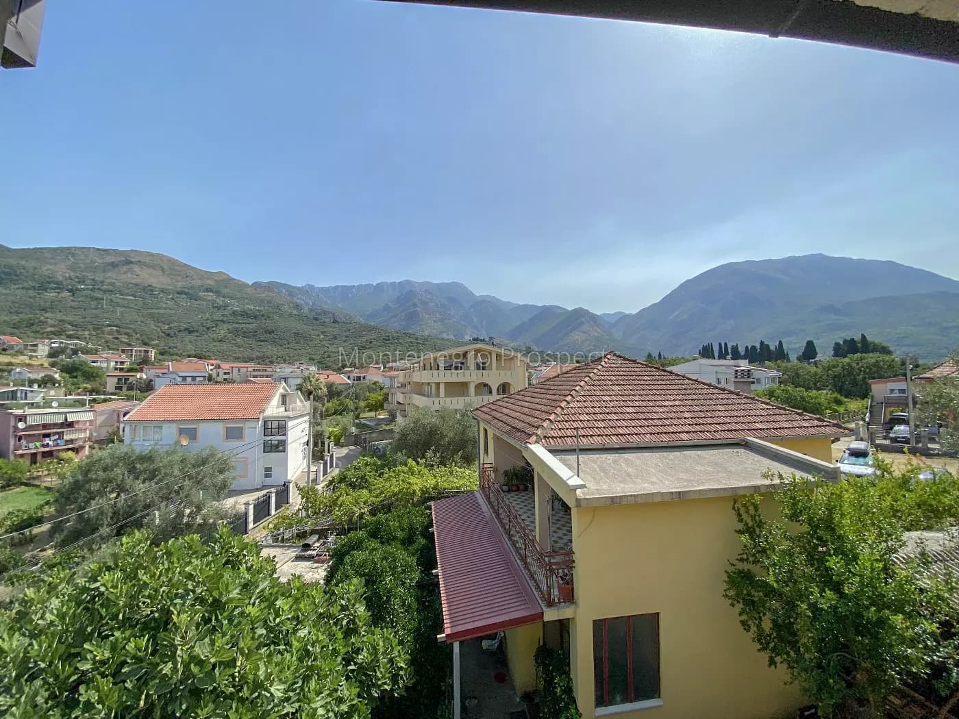 Kuća u gradu, Bar