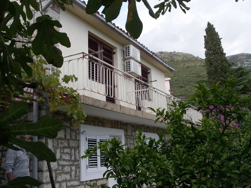 Kuća u Petrovcu br. 940