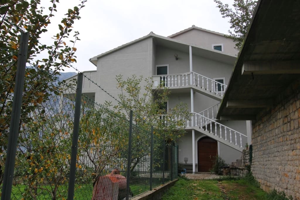 Kuća u Prčanju br. 649