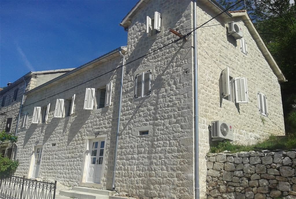 Vila u Dražin Vrtu br. 704