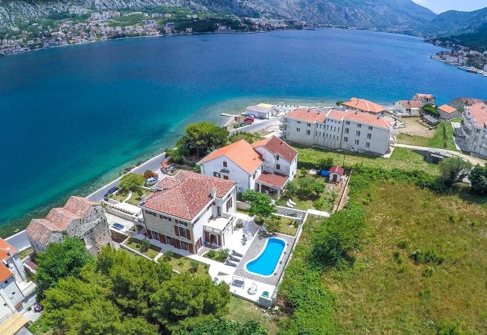 Vila u Prčanju br. 252