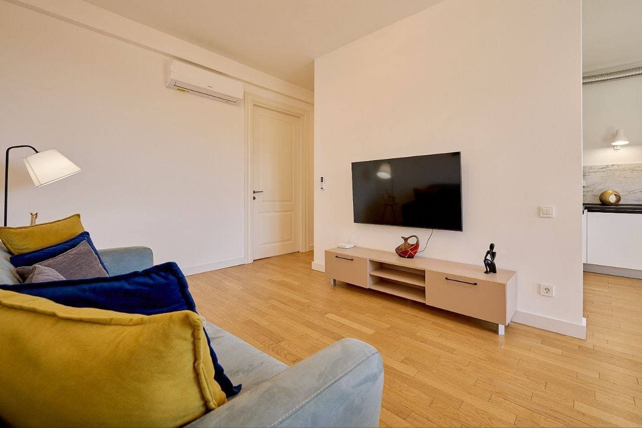 Apartment with 2 bedrooms, 67.00 m2 in Bečići, Budva Okolina