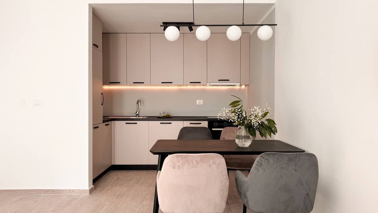 Apartment with 2 bedrooms, 67.00 m2 in Bečići, Budva Okolina