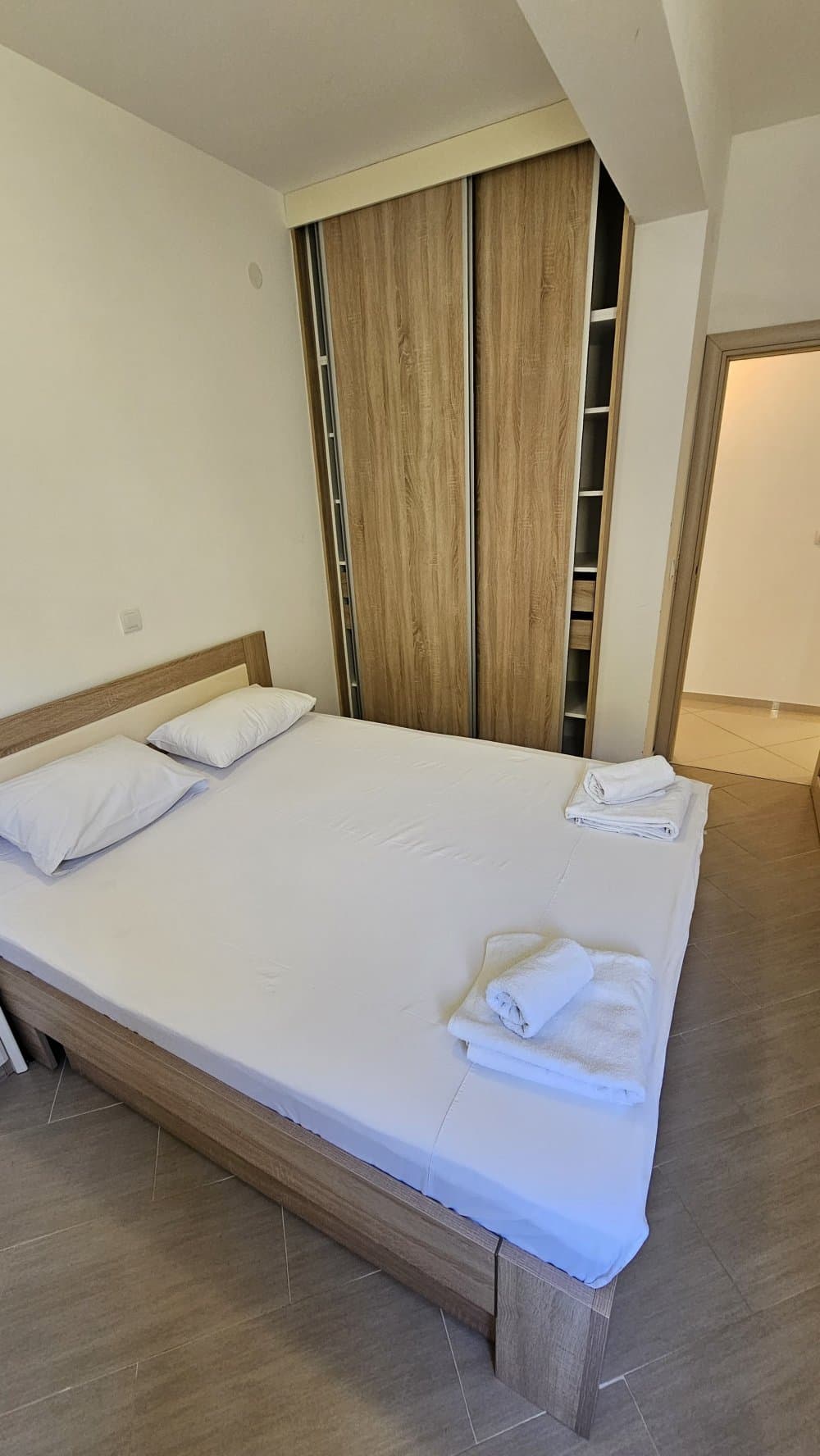 Apartment with 2 bedrooms, 85.00 m2 in Bečići, Budva Okolina