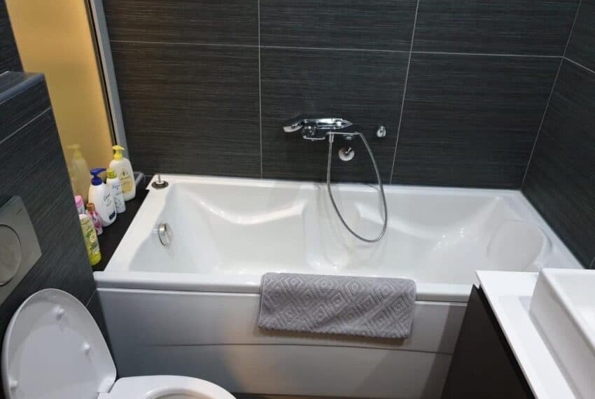 Beautiful and modern apartment with a garage, Milocer