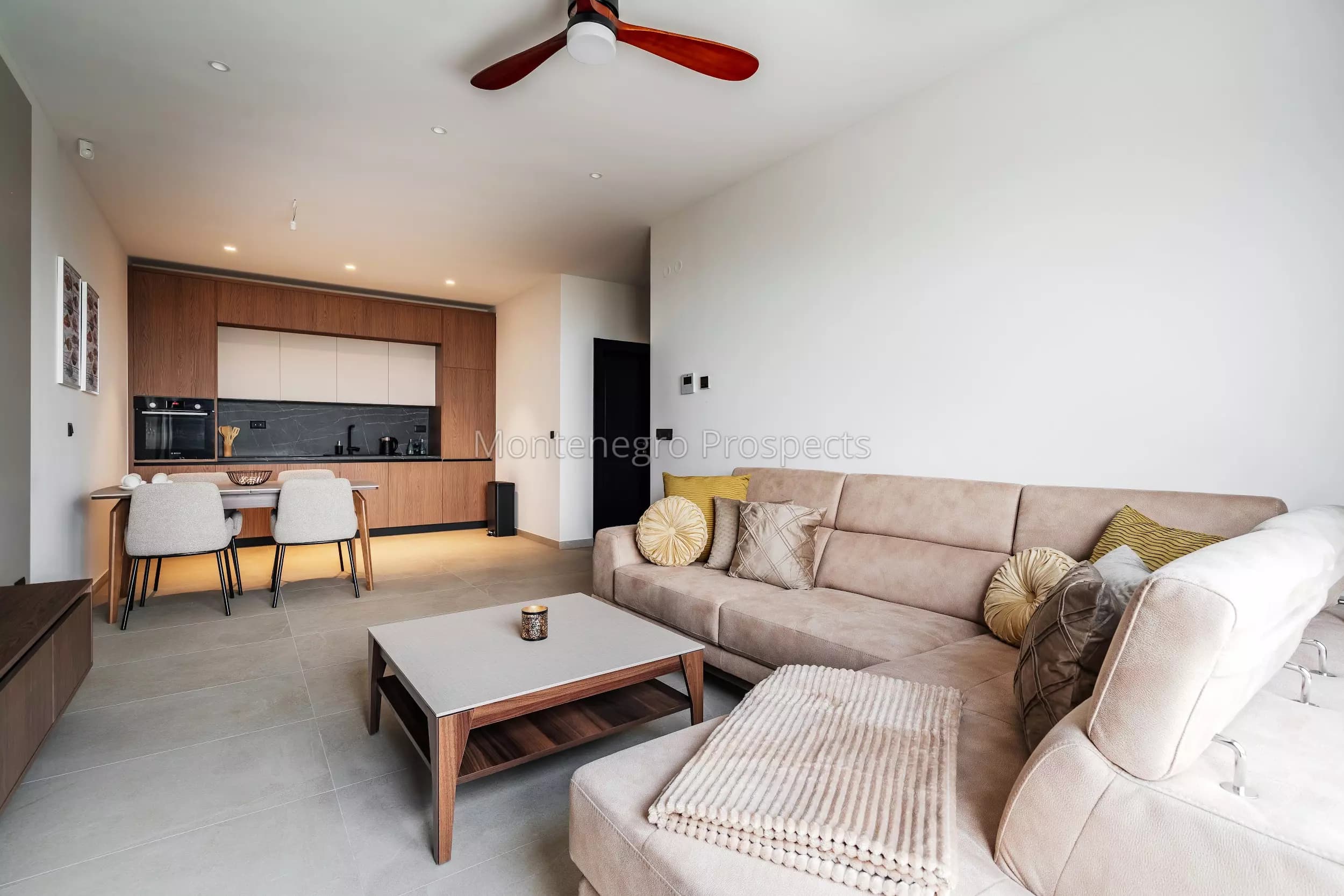 Budva, Reževići - dvije nove vile sa pogledom na more i bazenima