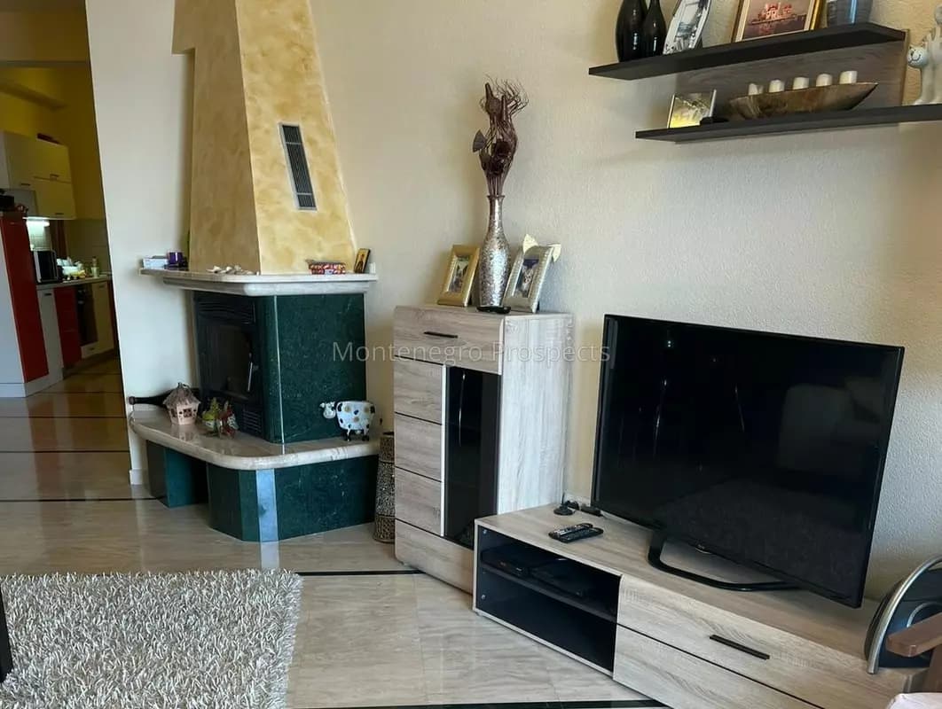 Dva stana na istom spratu sa pogledom na more u Herceg Novom