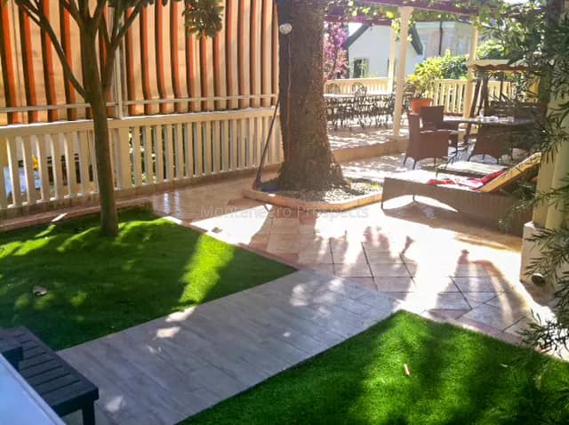 Dva stana sa baštom u Herceg Novom, 50m od mora, Herceg Novi