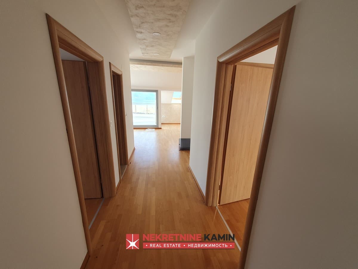 Dvosoban stan sa pogledom na more, Budva