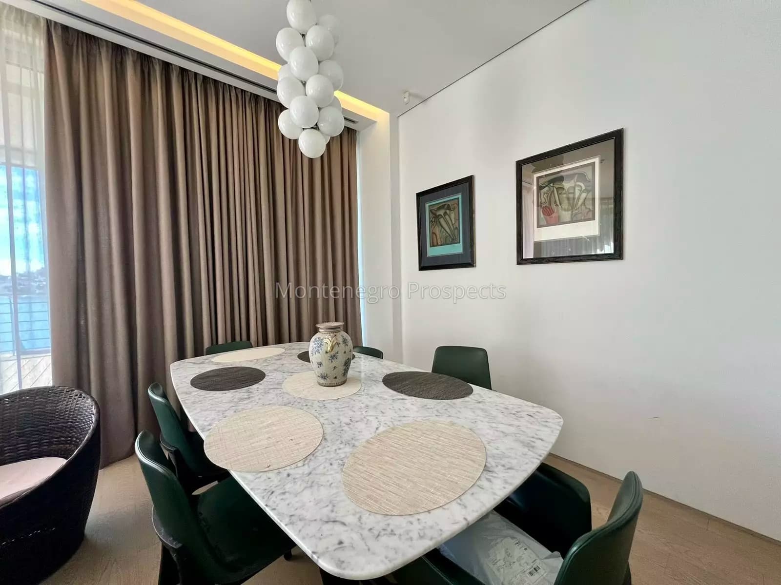 Dvosoban stan sa pogledom na more u elitnom kompleksu Dukley Gardens