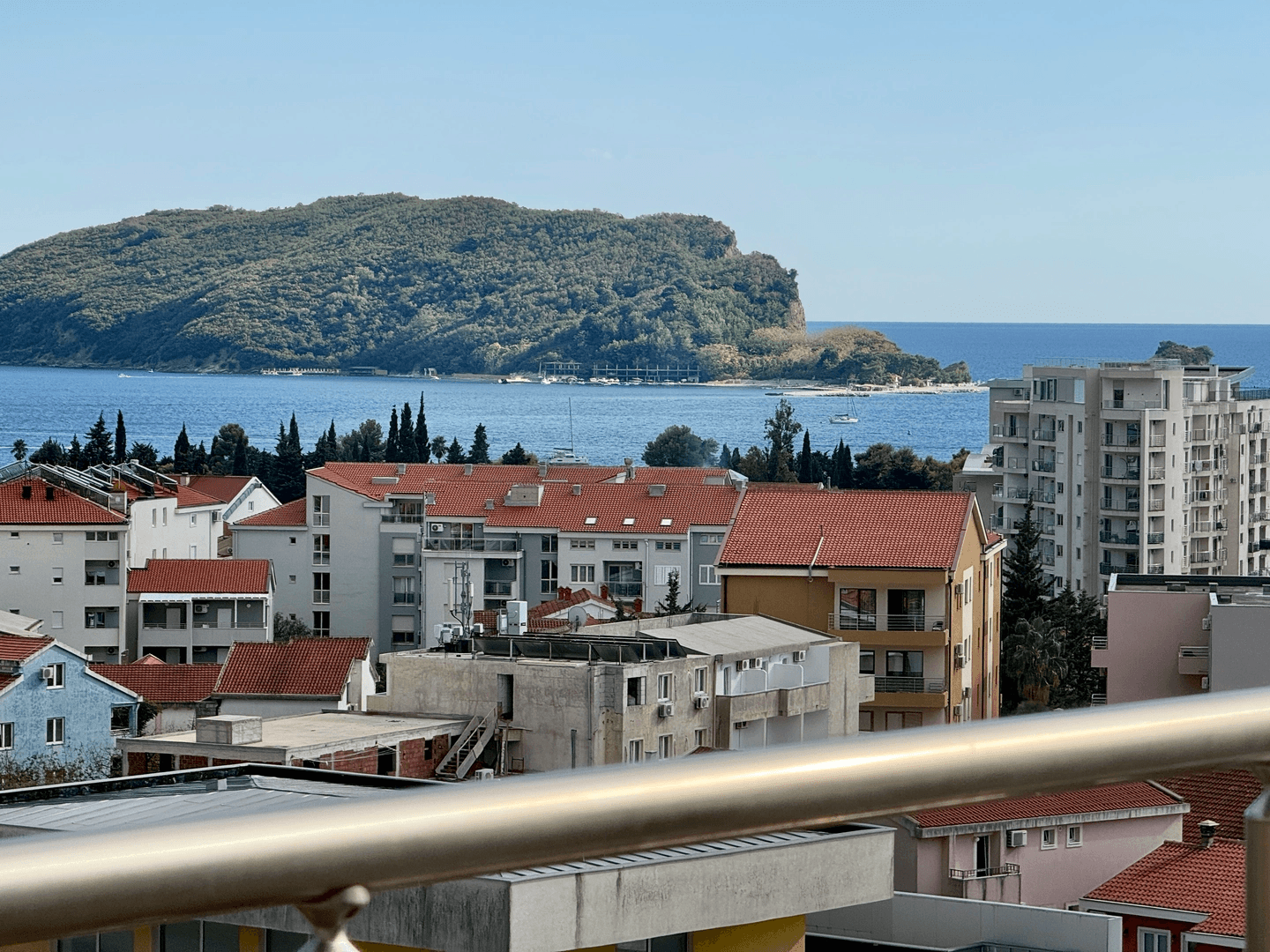Two bedroom apartment in Budva with sea view