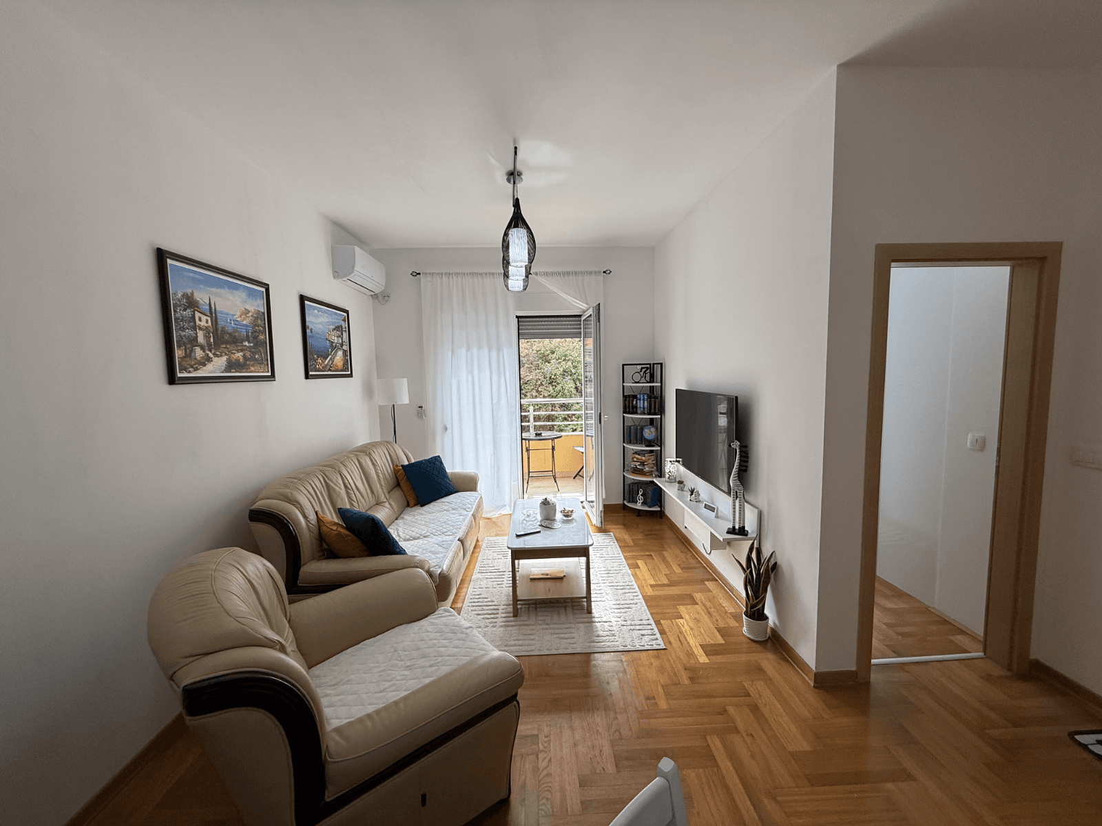 Two bedroom apartment with parking
