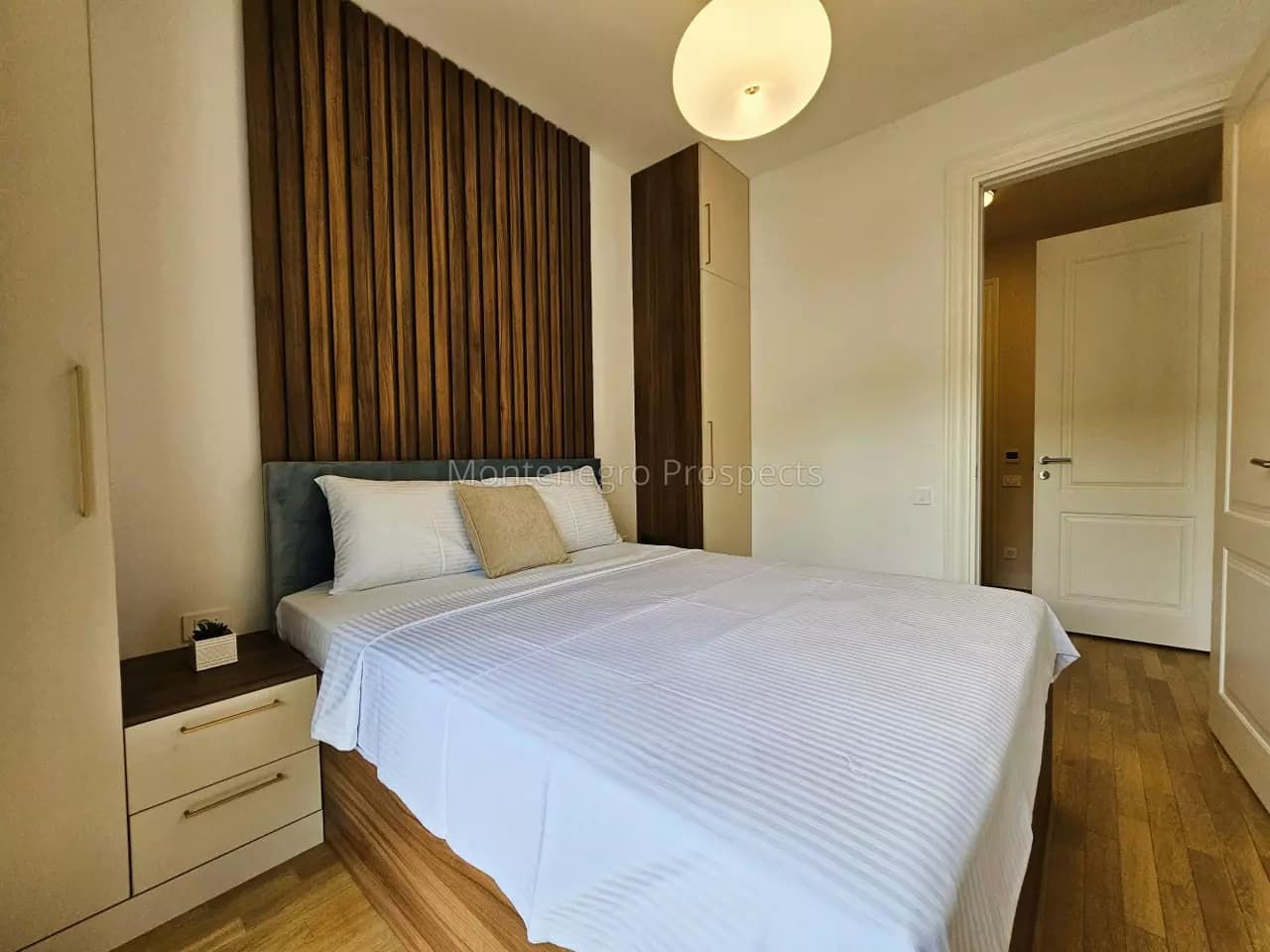 Dvosoban stan u novom luksuznom kompleksu sa bazenom u Bečićima