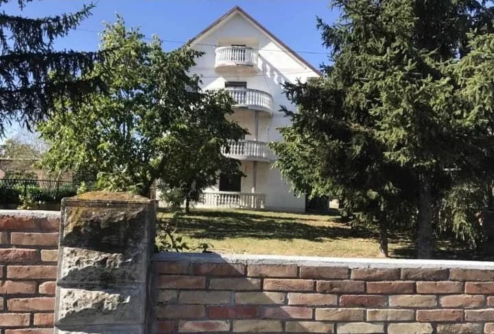Exclusive offer-Luxury house with elevator Beli Porok-Voždovac