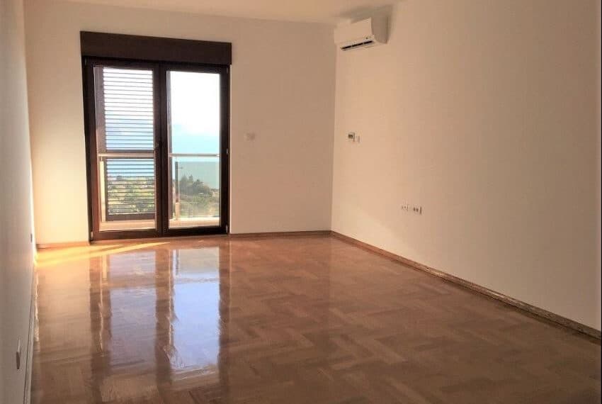 Excellent apartments in new residential complex near the sea, Becici, Budva riviera