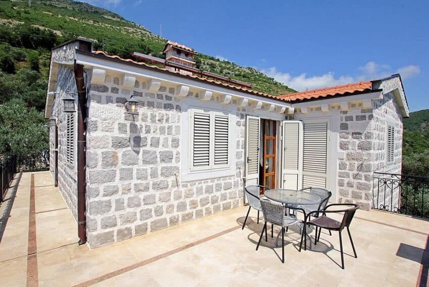 Extraordinary stone villa in Rezevici