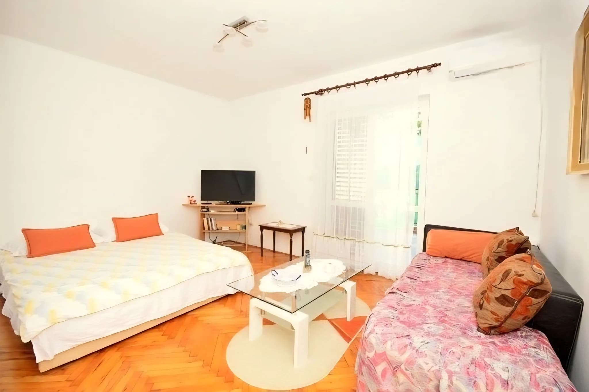 Herceg Novi, Apartman 47kv, terasa,balkon,garaza