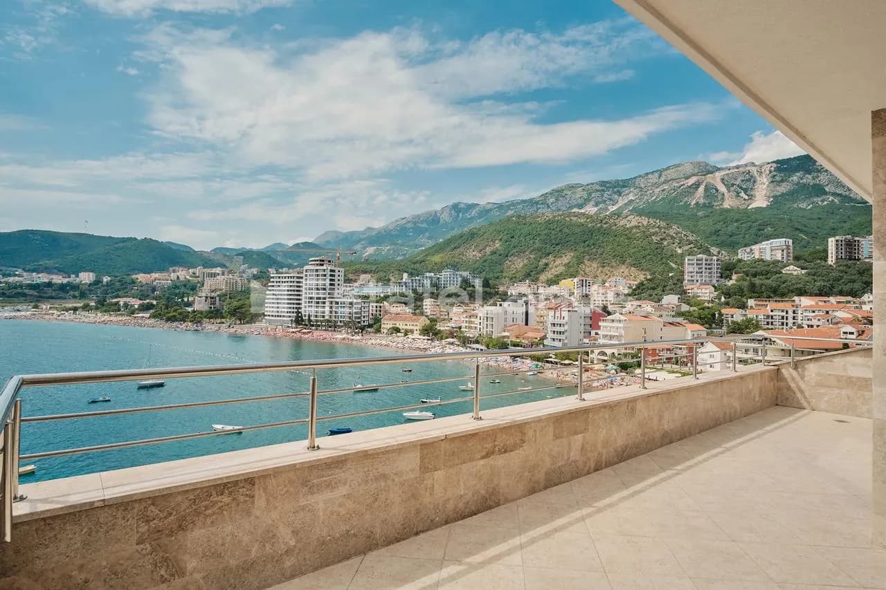 Hitna prodaja: Dvoetažni penthaus na prvoj liniji mora