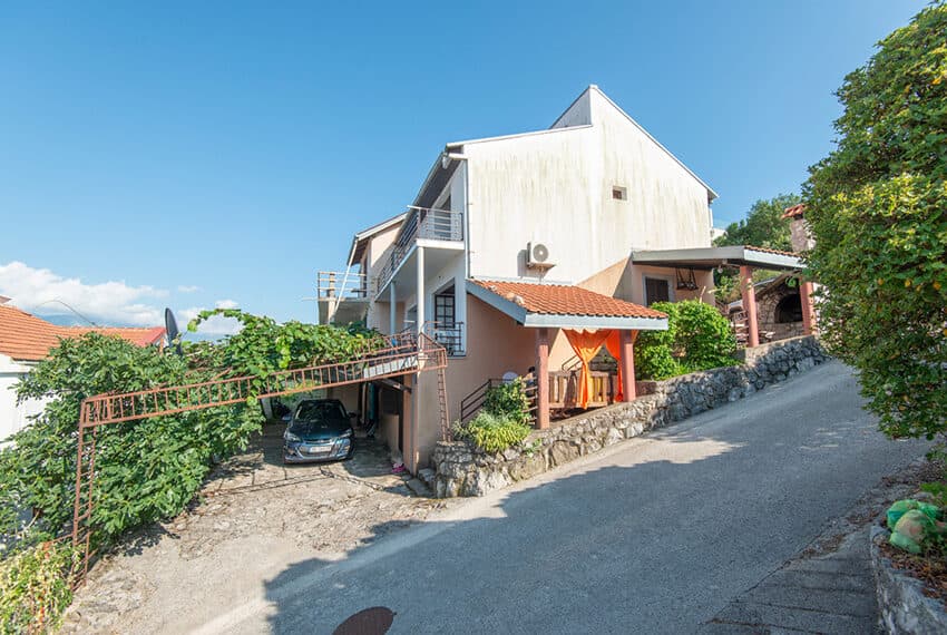 House for sale in Krasici, Lustica