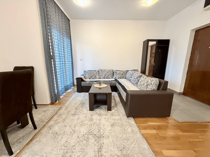 Izdaje se jednosoban stan površine 45m² na Zabjelu, iza Multicoma.