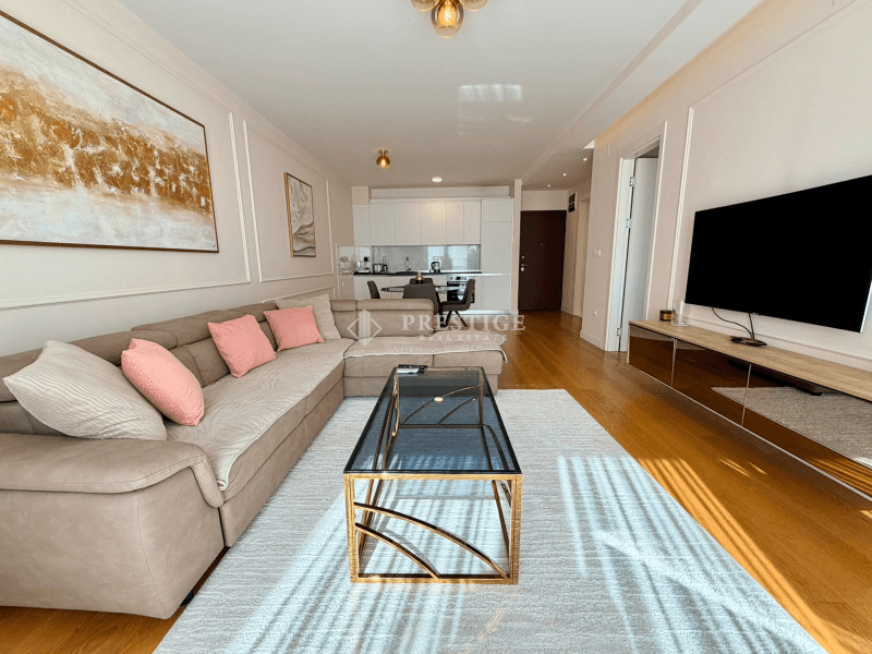 Izdaje se luksuzno opremljen jednosoban stan površine 58m² u Zgradi Linea, u neposrednoj blizini Atlas Capital Centra.