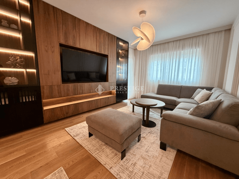 Izdaje se nov, neuseljavan i luksuzno opremljen dvosoban stan površine 75m² u Central Pointu, faza 4.