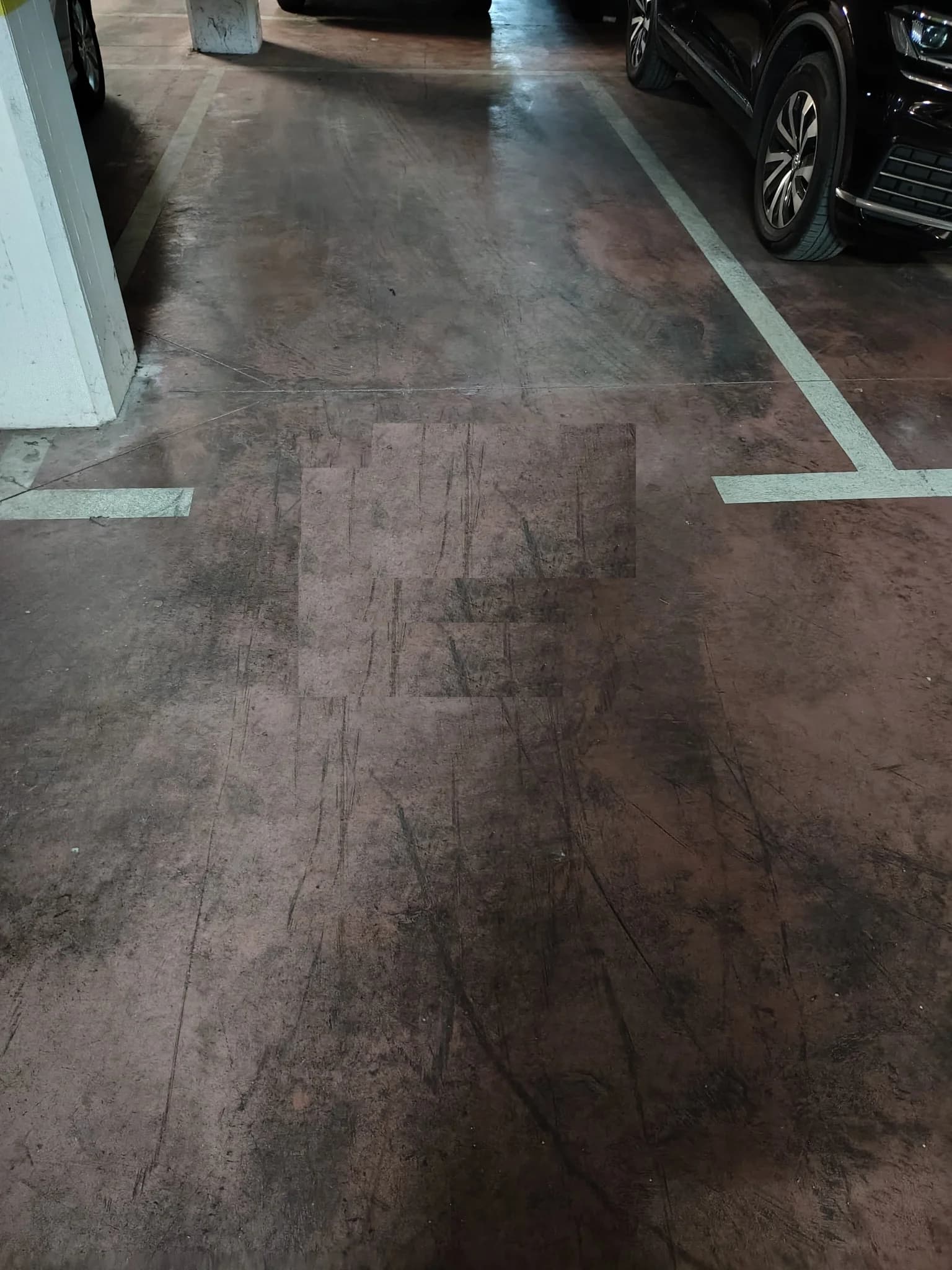Izdajem garažno mesto, stari aerodrom