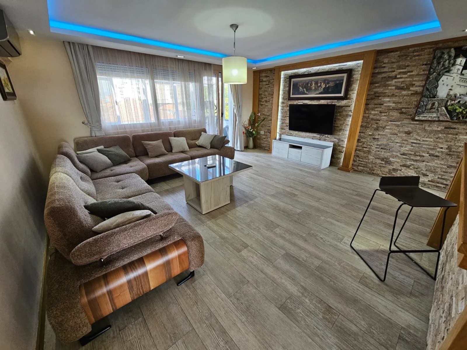 IZDAVANJE – Dupleks stan (136m2), Podgorica, Zabjelo – 1.000€