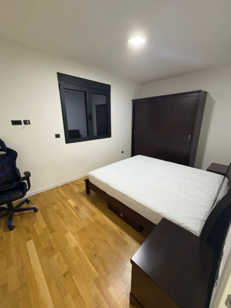 Izdavanje, dvosoban stan, 100m², Tološi, Podgorica