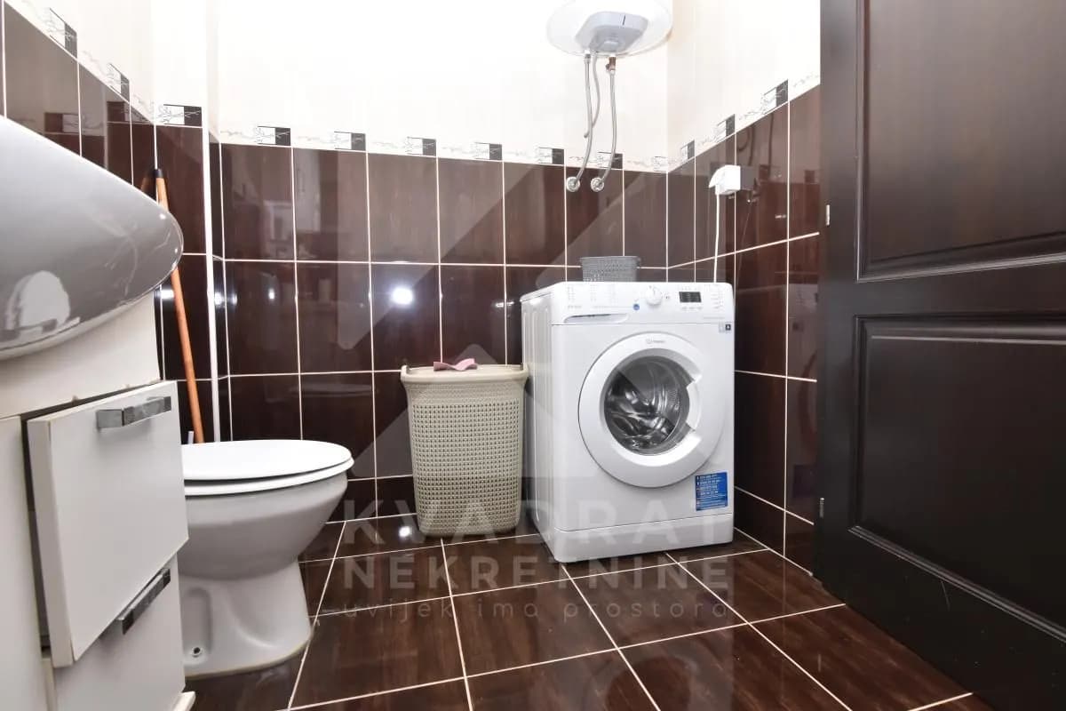 Izdavanje, dvosoban stan, 115m², Tološi, Podgorica