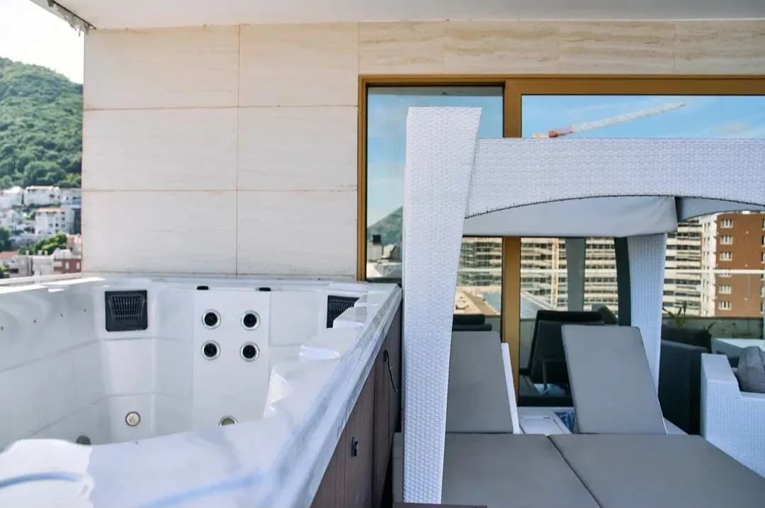 Izdavanje, dvosoban stan, 130m², Budva, Crna Gora