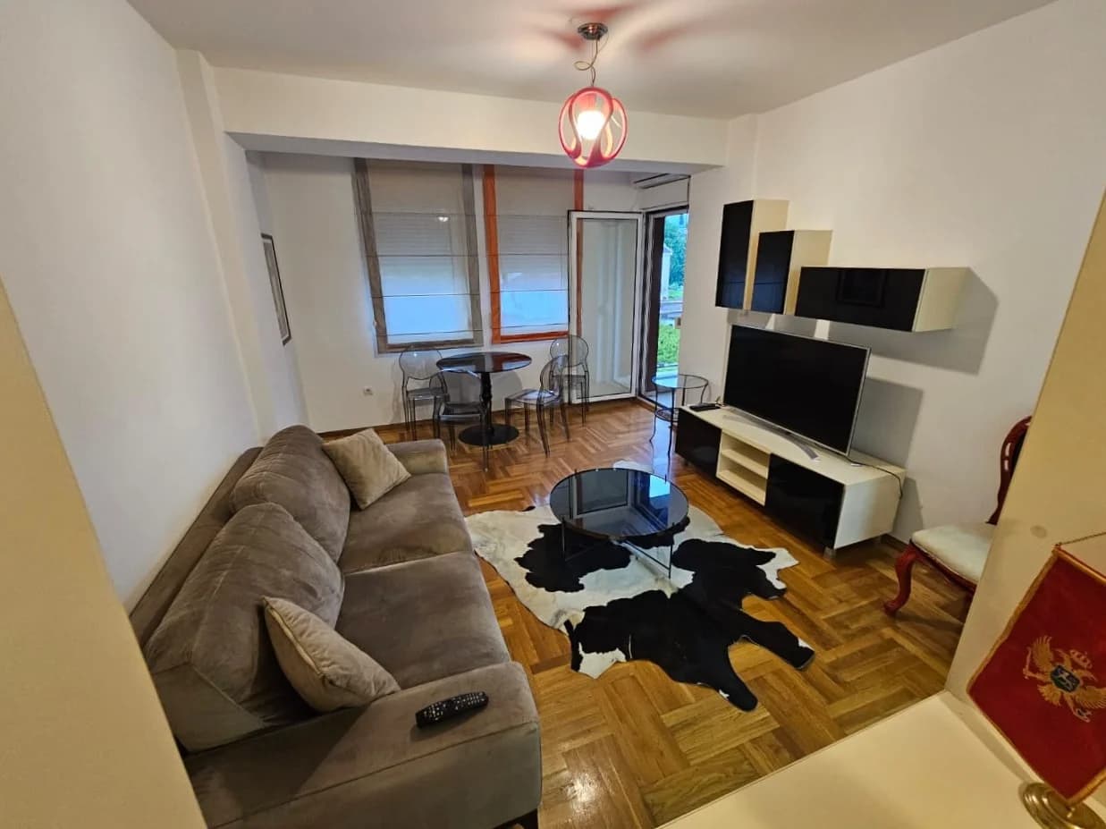 IZDAVANJE – Dvosoban stan (58m2), Podgorica, Preko Morače – 650€