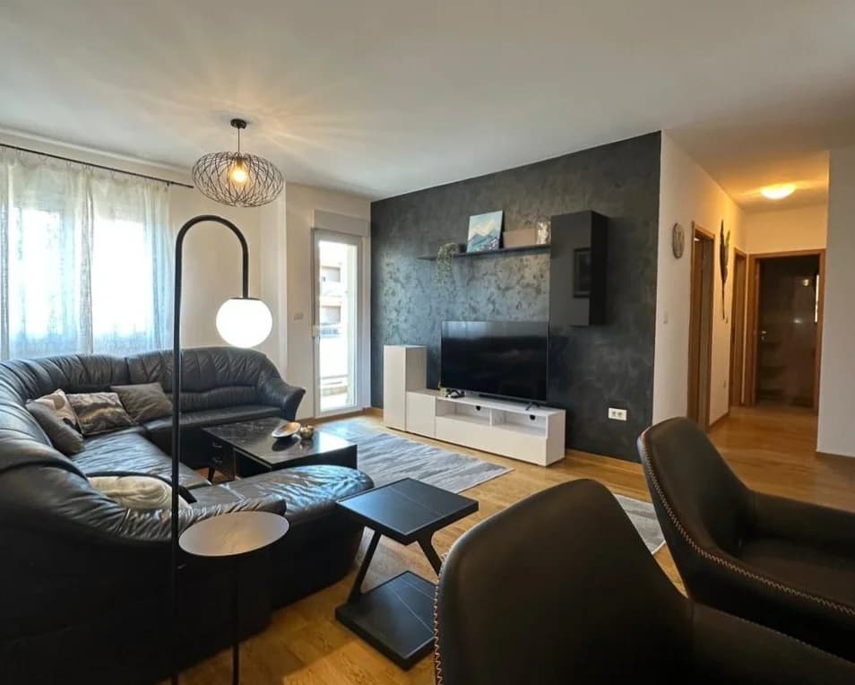 IZDAVANJE – Dvosoban stan (64m2), Podgorica, City Kvart – 700€