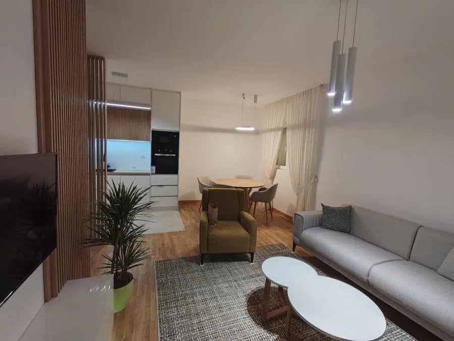 Izdavanje, dvosoban stan, 65m², Zabjelo, Podgorica