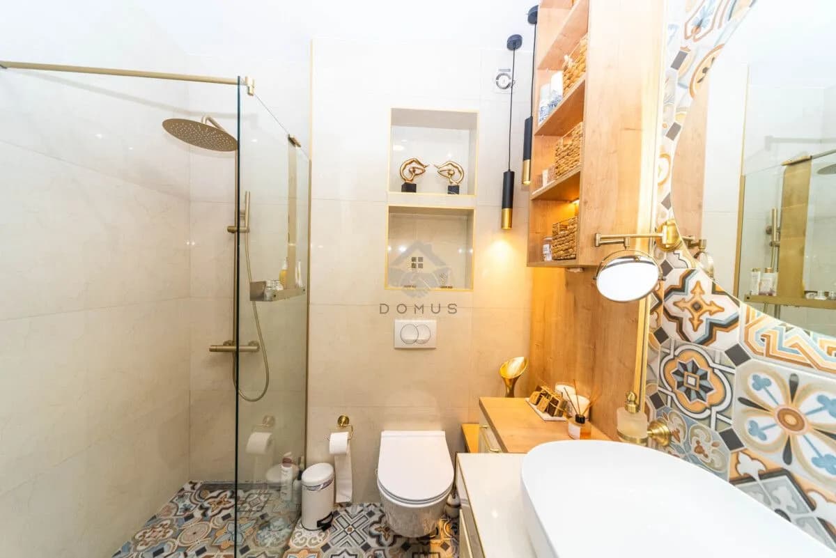 Izdavanje, dvosoban stan, 66m², Centar, Podgorica