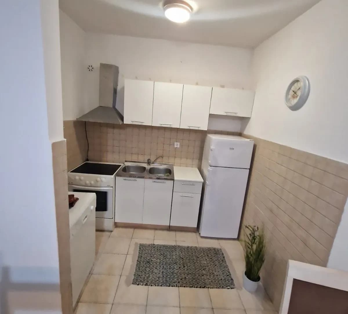 Izdavanje, dvosoban stan, 66m², Stari Aerodrom, Podgorica