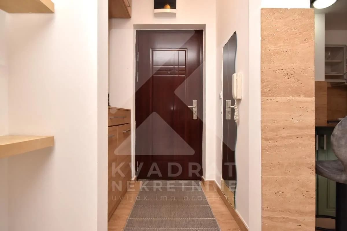 Izdavanje, dvosoban stan, 67m², Ljubović, Podgorica