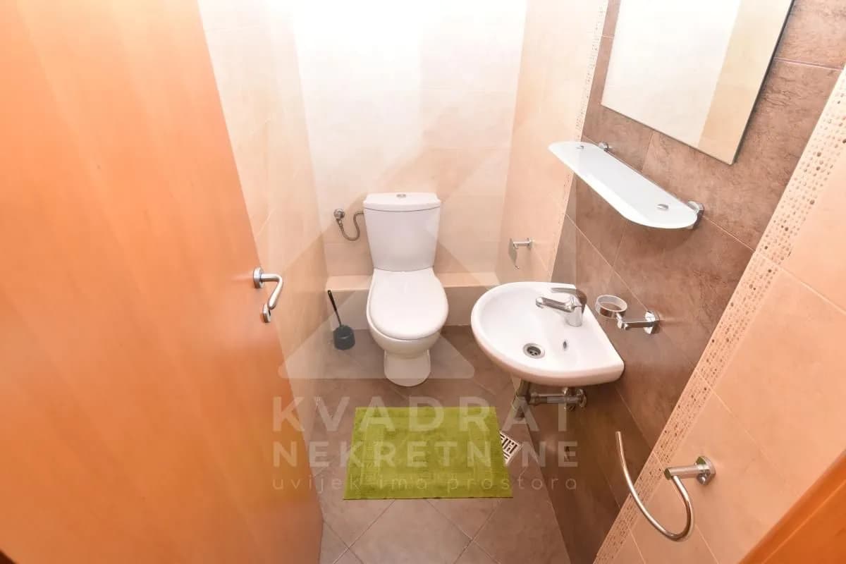 Izdavanje, dvosoban stan, 67m², Stari Aerodrom, Podgorica