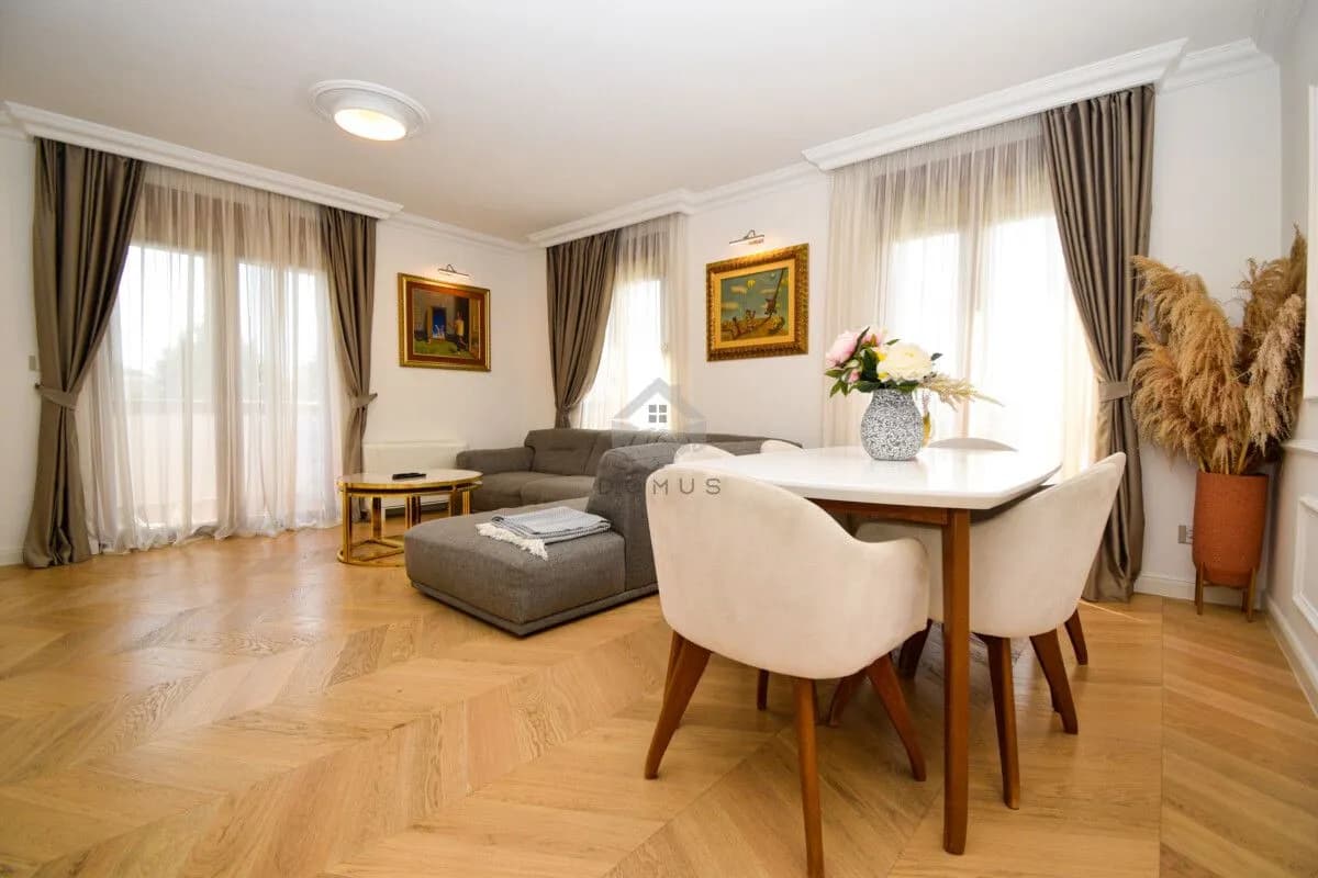 Izdavanje, dvosoban stan, 68m², Centar, Podgorica