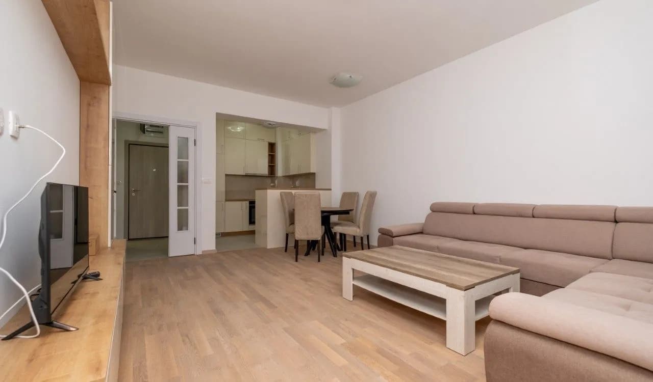 Izdavanje, dvosoban stan, 68m², Momišići, Podgorica