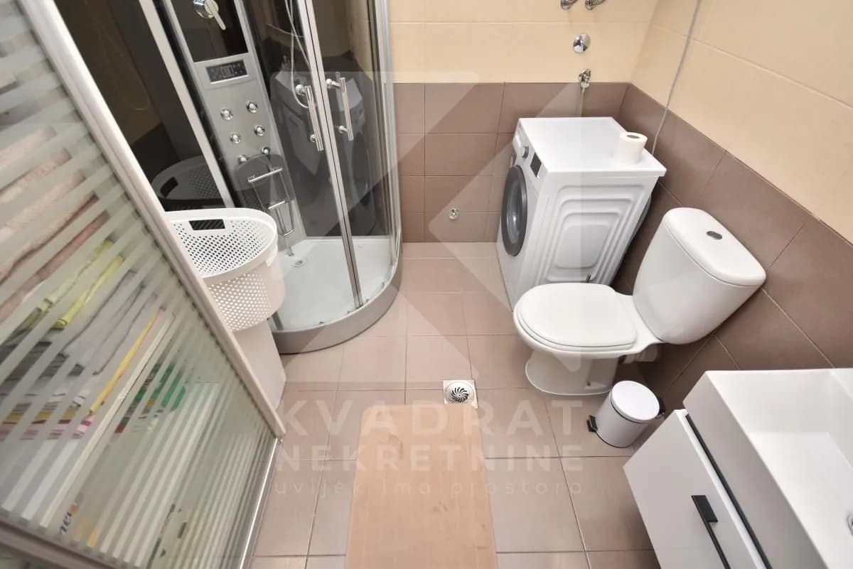 Izdavanje, dvosoban stan, 71m², Stari Aerodrom, Podgorica