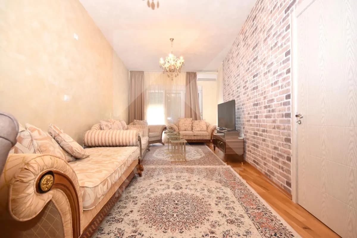 Izdavanje, dvosoban stan, 72m², Ljubović, Podgorica