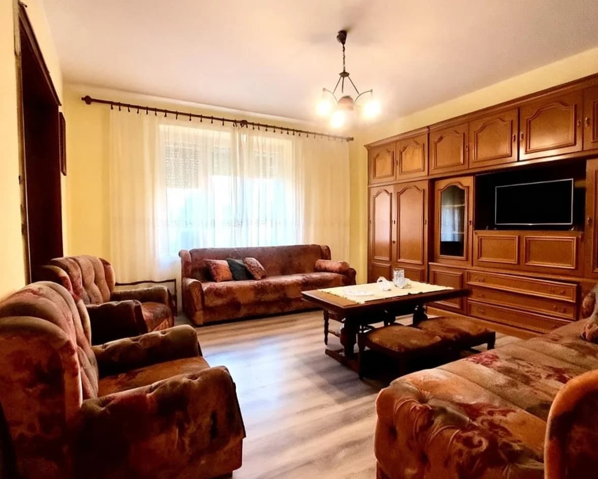 IZDAVANJE – Dvosoban stan (76m2), Nikšić, Centar – 450€