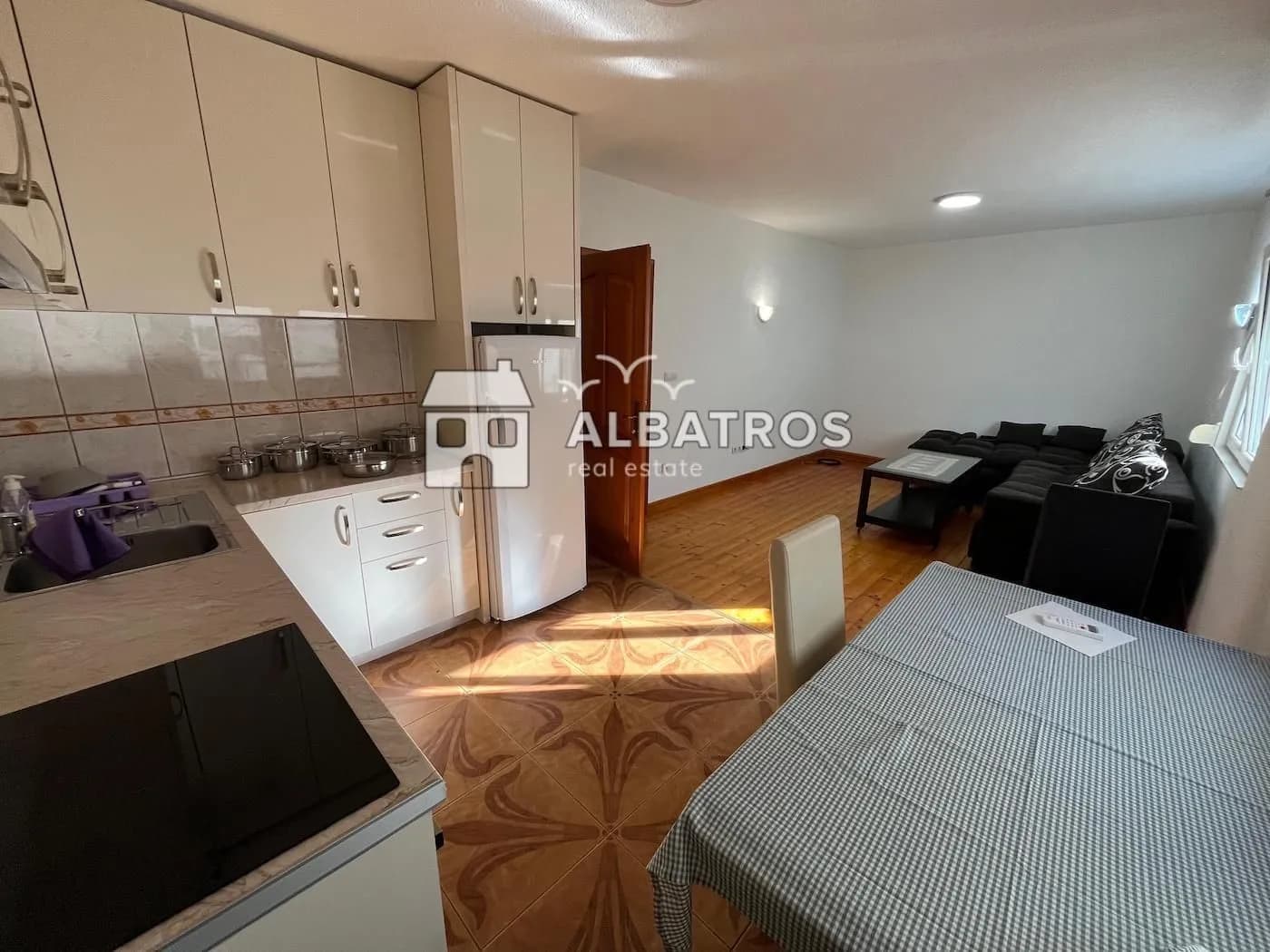 Izdavanje, dvosoban stan, 80m², Ilino, Bar