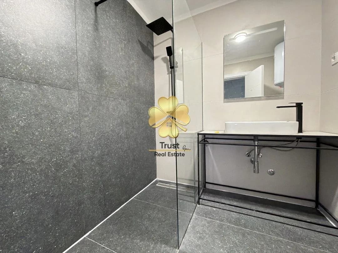 Izdavanje, dvosoban stan, 80m², Momišići, Podgorica