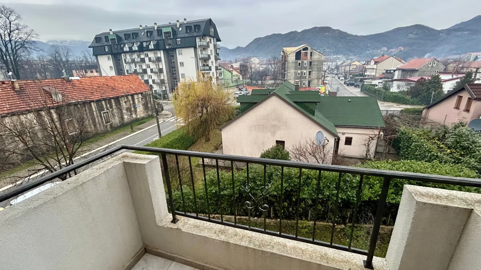 Izdavanje, jednosoban stan, 40m², Centar, Cetinje