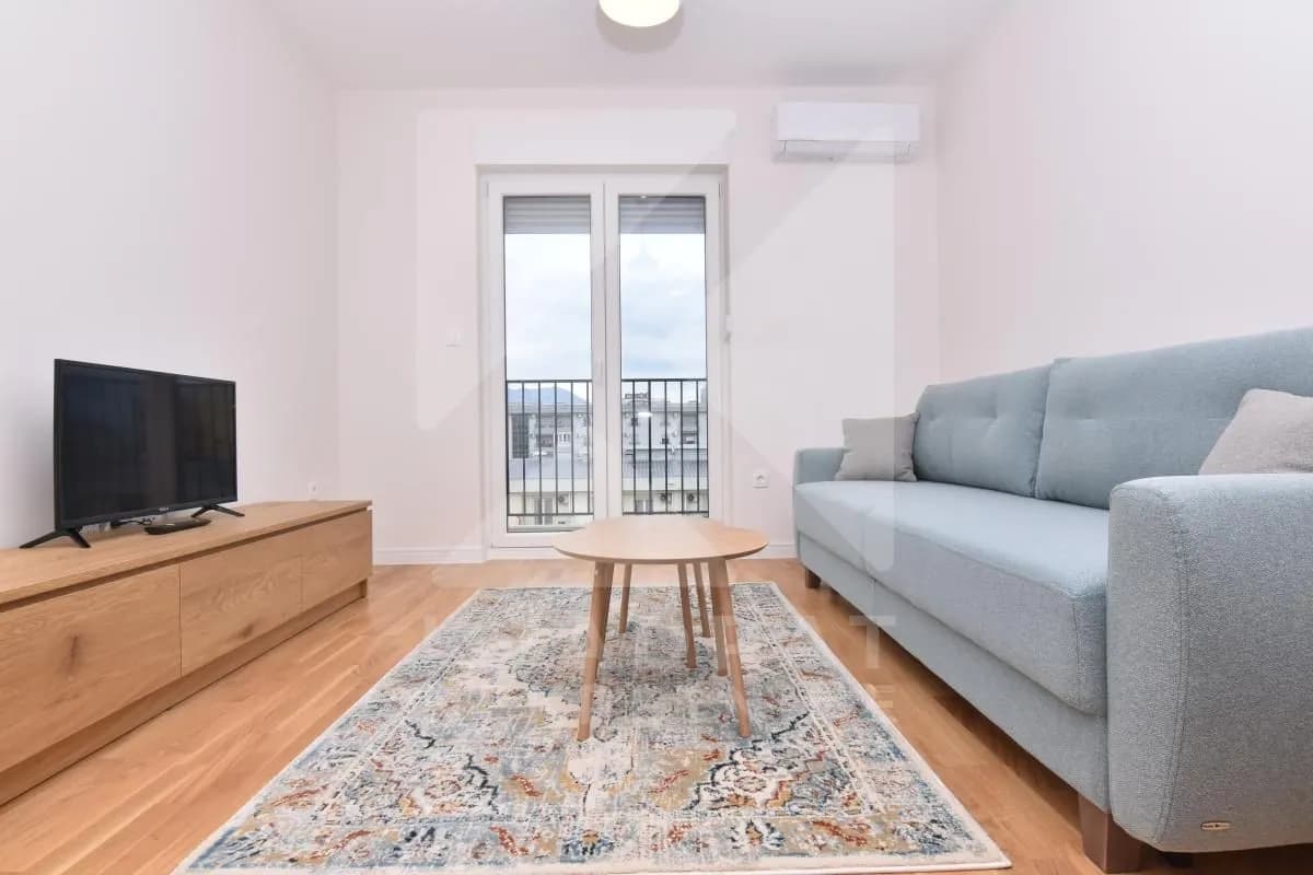 Izdavanje, jednosoban stan, 40m², Tuški Put, Podgorica