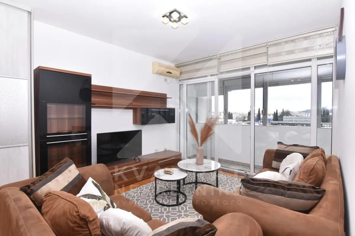 Izdavanje, jednosoban stan, 42m², 1 maj, Podgorica