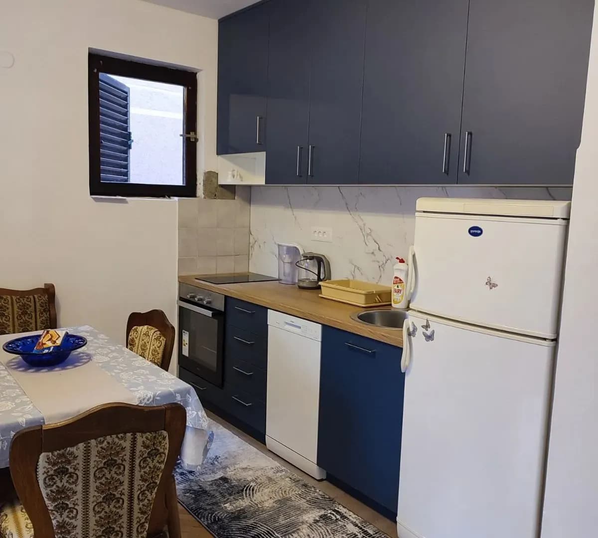 Izdavanje, jednosoban stan, 42m², Bijeli Do, Budva