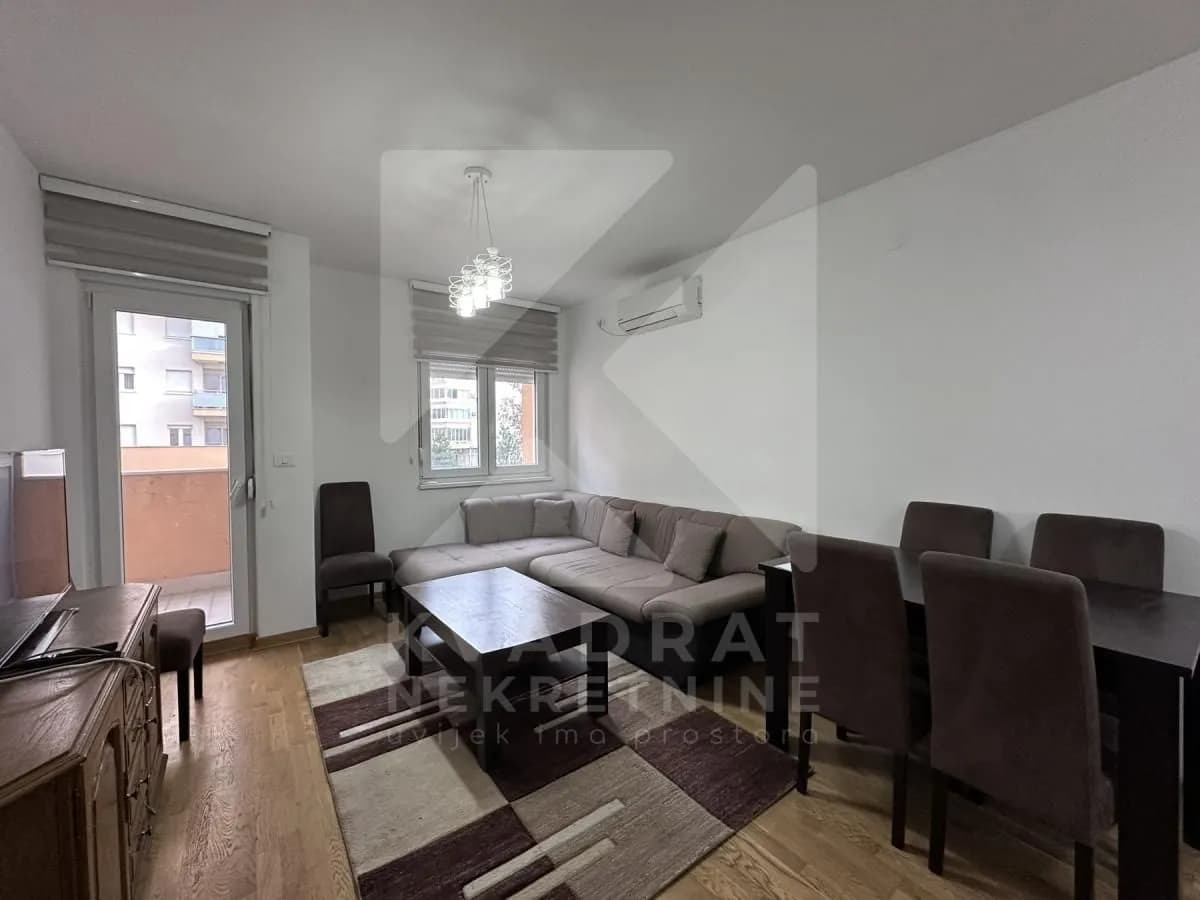 Izdavanje, jednosoban stan, 43m², City Kej, Podgorica